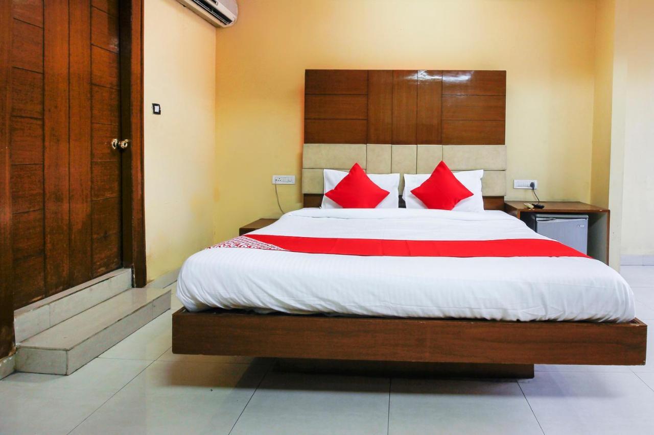 Oyo Hotel Metro International Near Lb Stadium Hyderabad Exterior photo